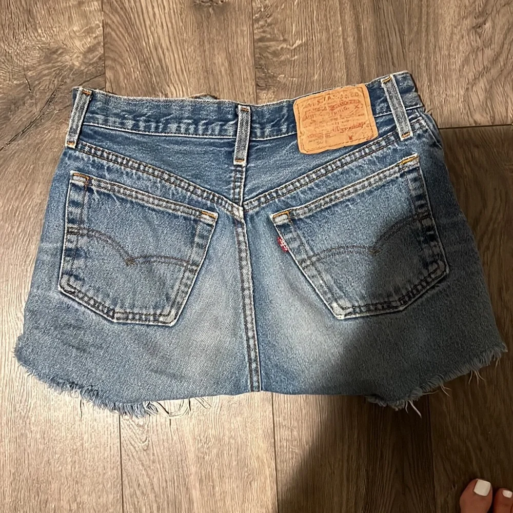 Vintage Levi’s shorts - Picture 2 of 4